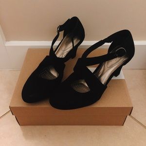 De flex Comfort Black Heels (NWOT)
